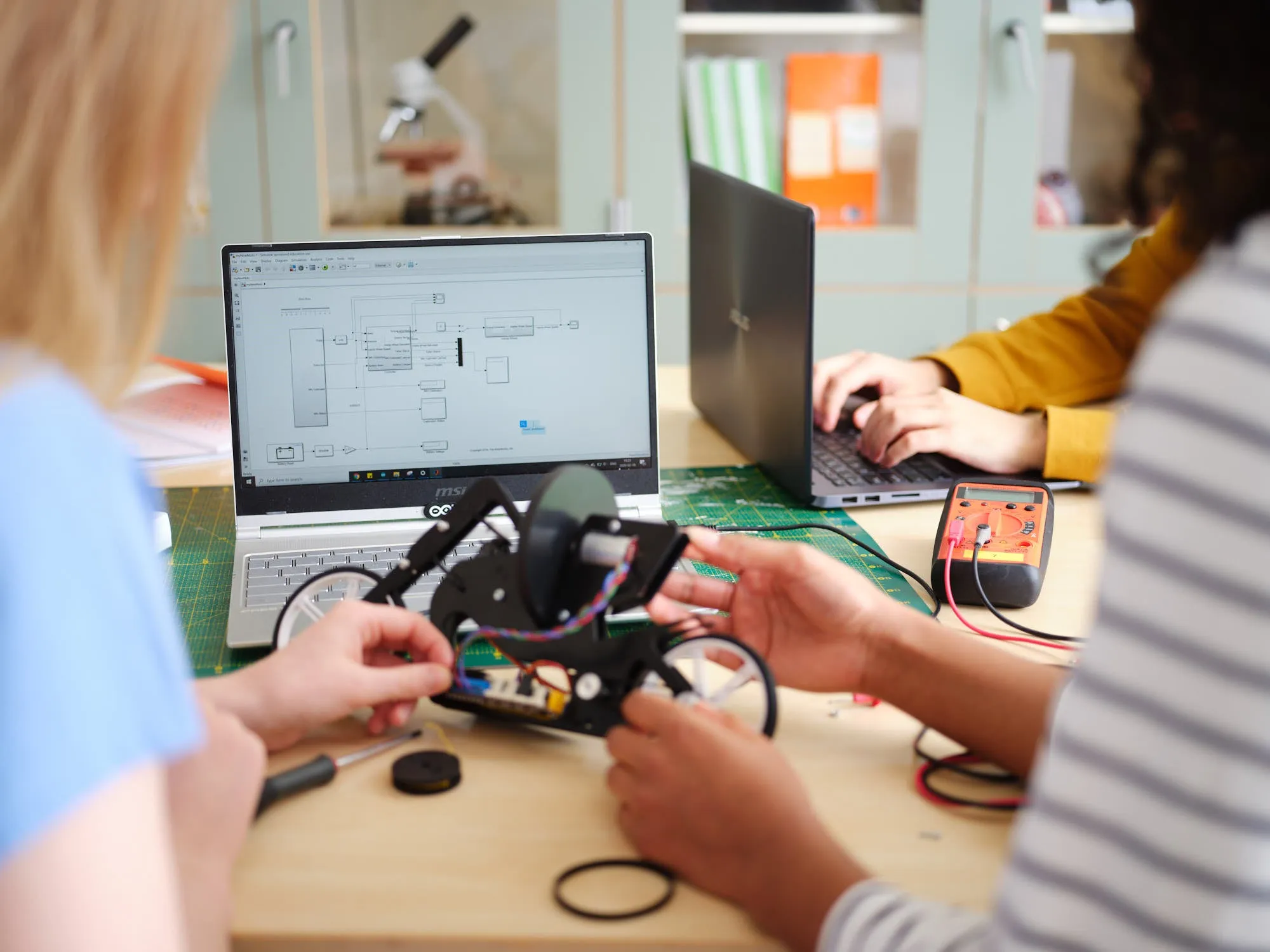 Arduino Engineering Kit Rev2